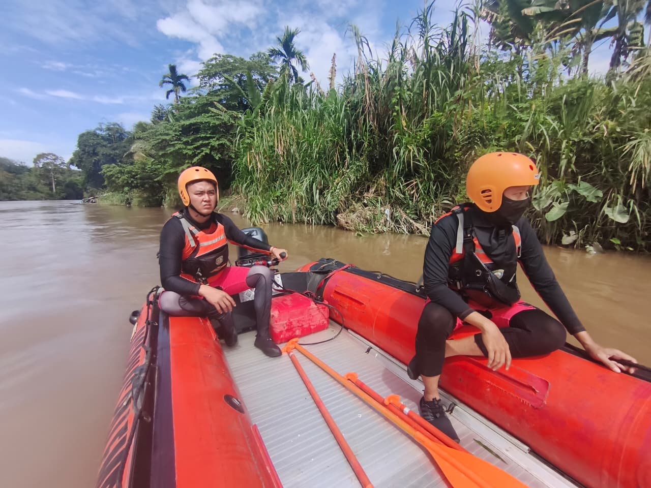 FINDO DIDUGA TENGGELAM DI SUNGAI KOMERING, TIM SAR GABUNGAN LAKUKAN PENCARIAN