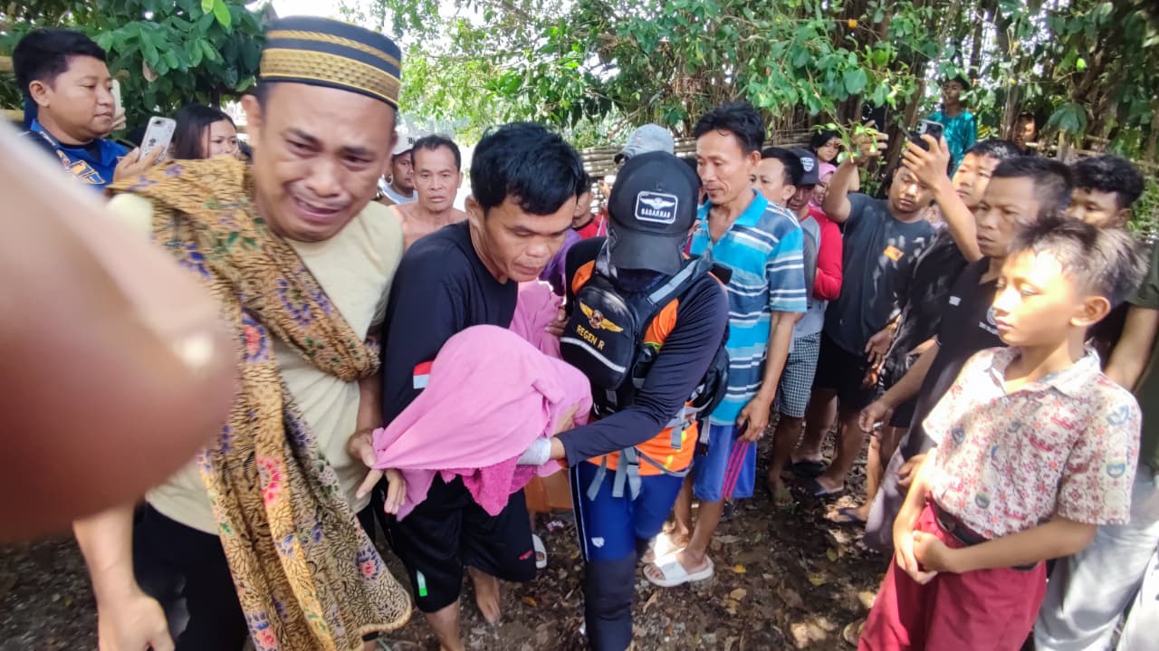 Tangis Keluarga Sambut Kepulangan Rapi, Bocah 9 Tahun Ditemukan Meninggal Dunia